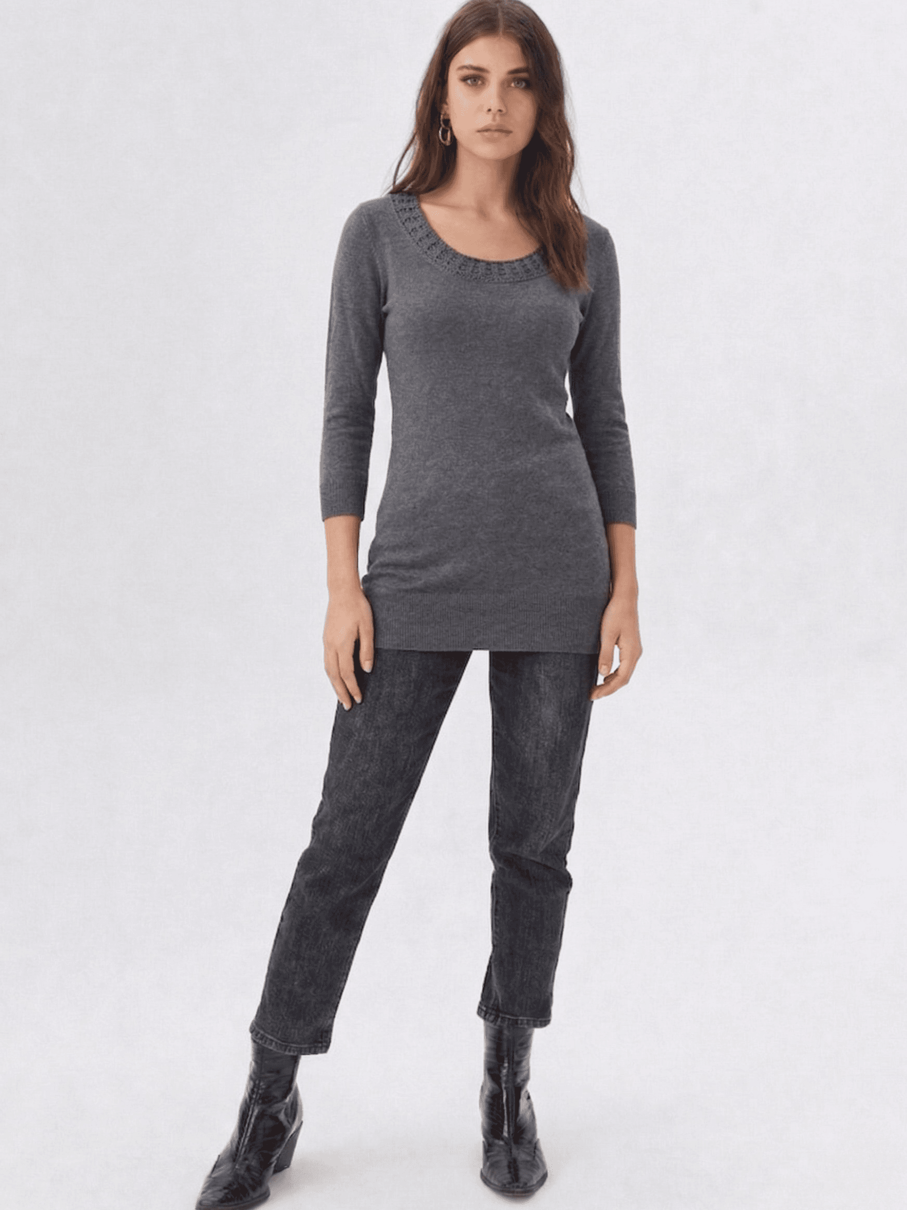 Suéter de Punto Fino con Cuello Calado 1