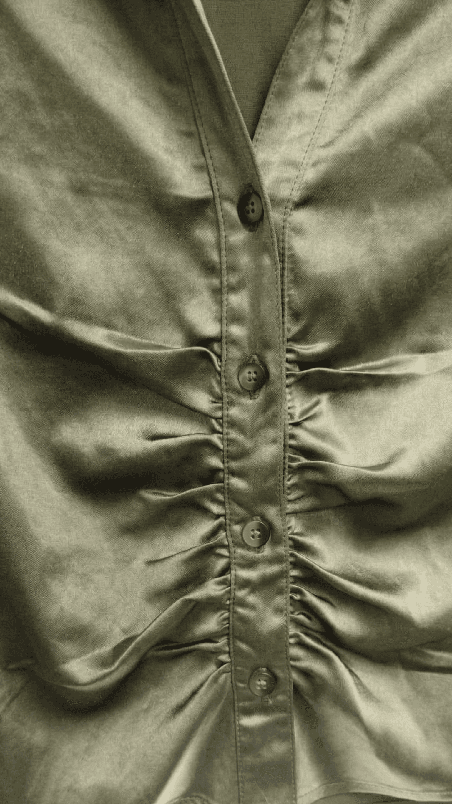 Camisa Satinada con Frunces Frontales 2