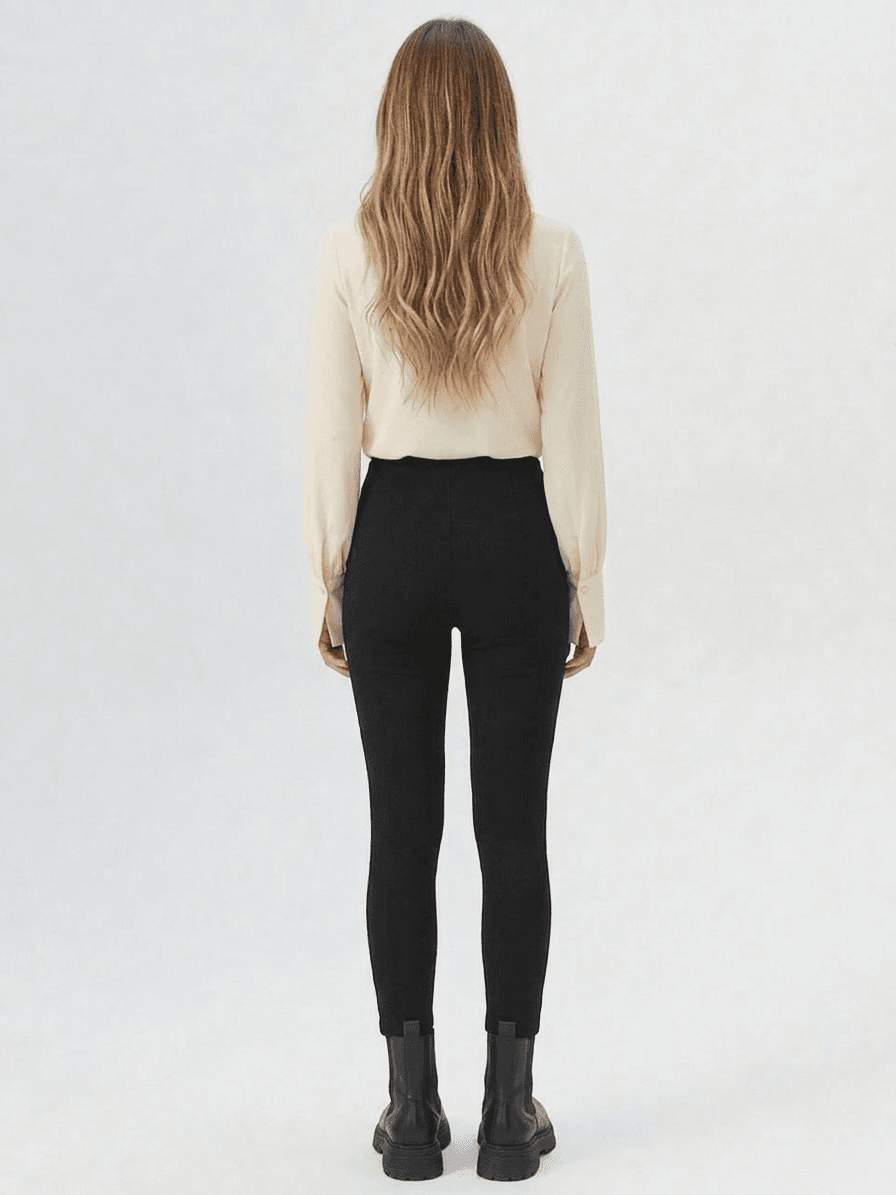 Pantalón Skinny de Tiro Alto con Botonadura Dorada 4