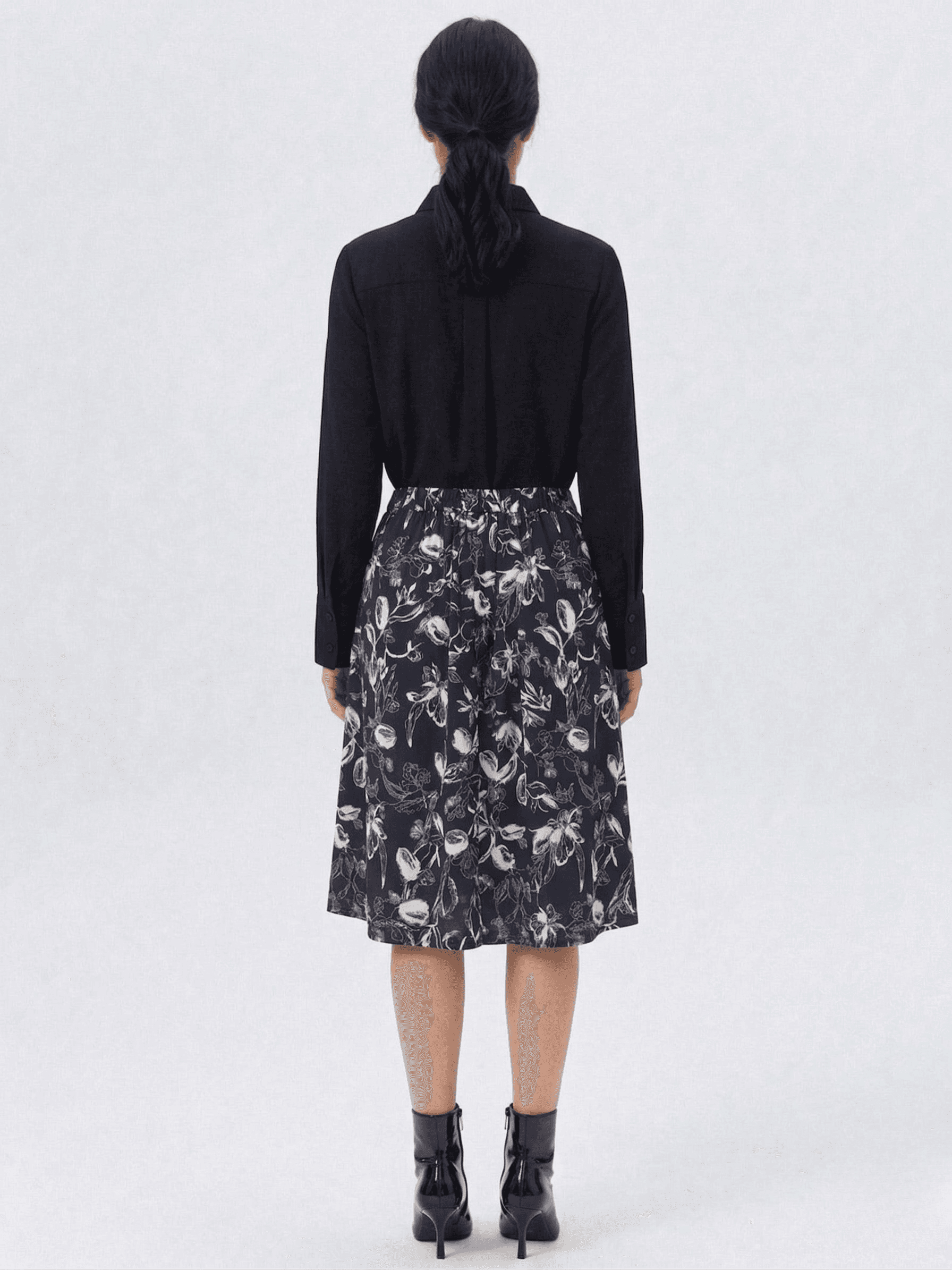 Falda Midi Estampada Floral Negra 4